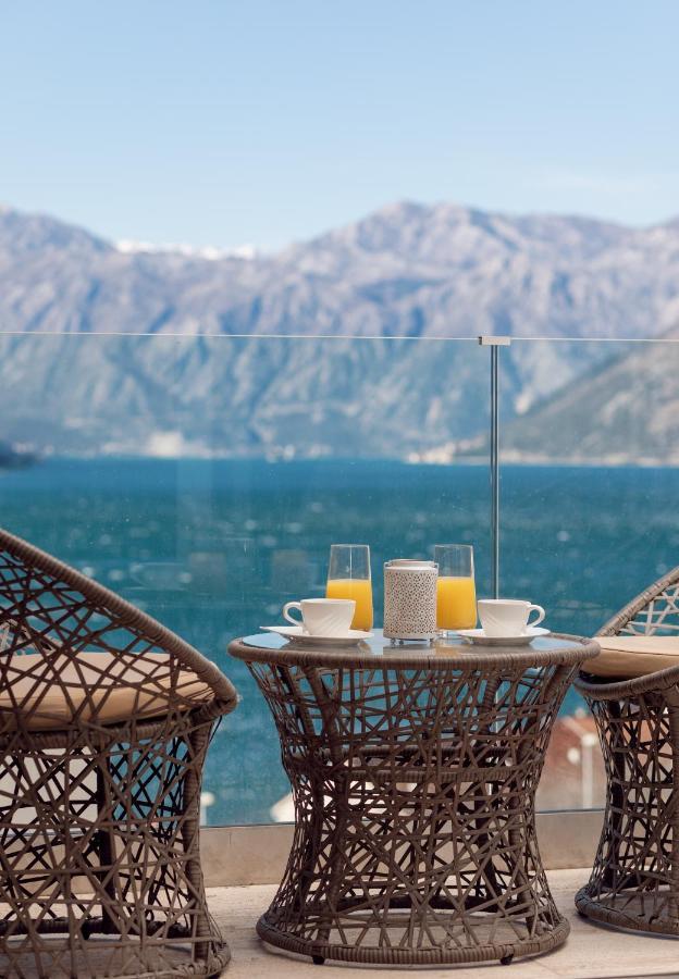 Bonintro Lux Apartment Kotor Buitenkant foto