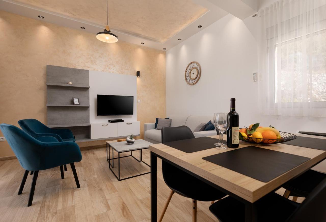 Bonintro Lux Apartment Kotor Buitenkant foto
