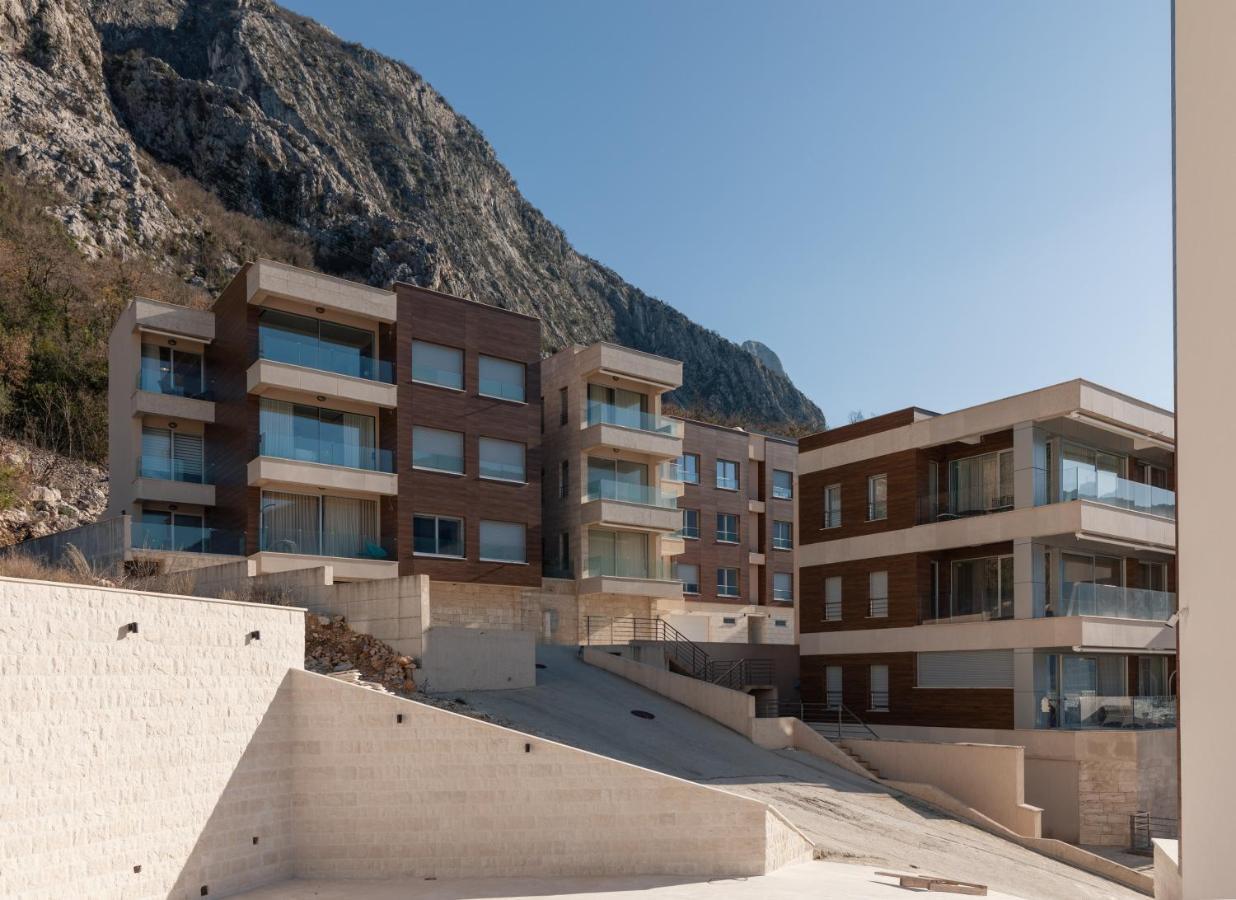 Bonintro Lux Apartment Kotor Buitenkant foto