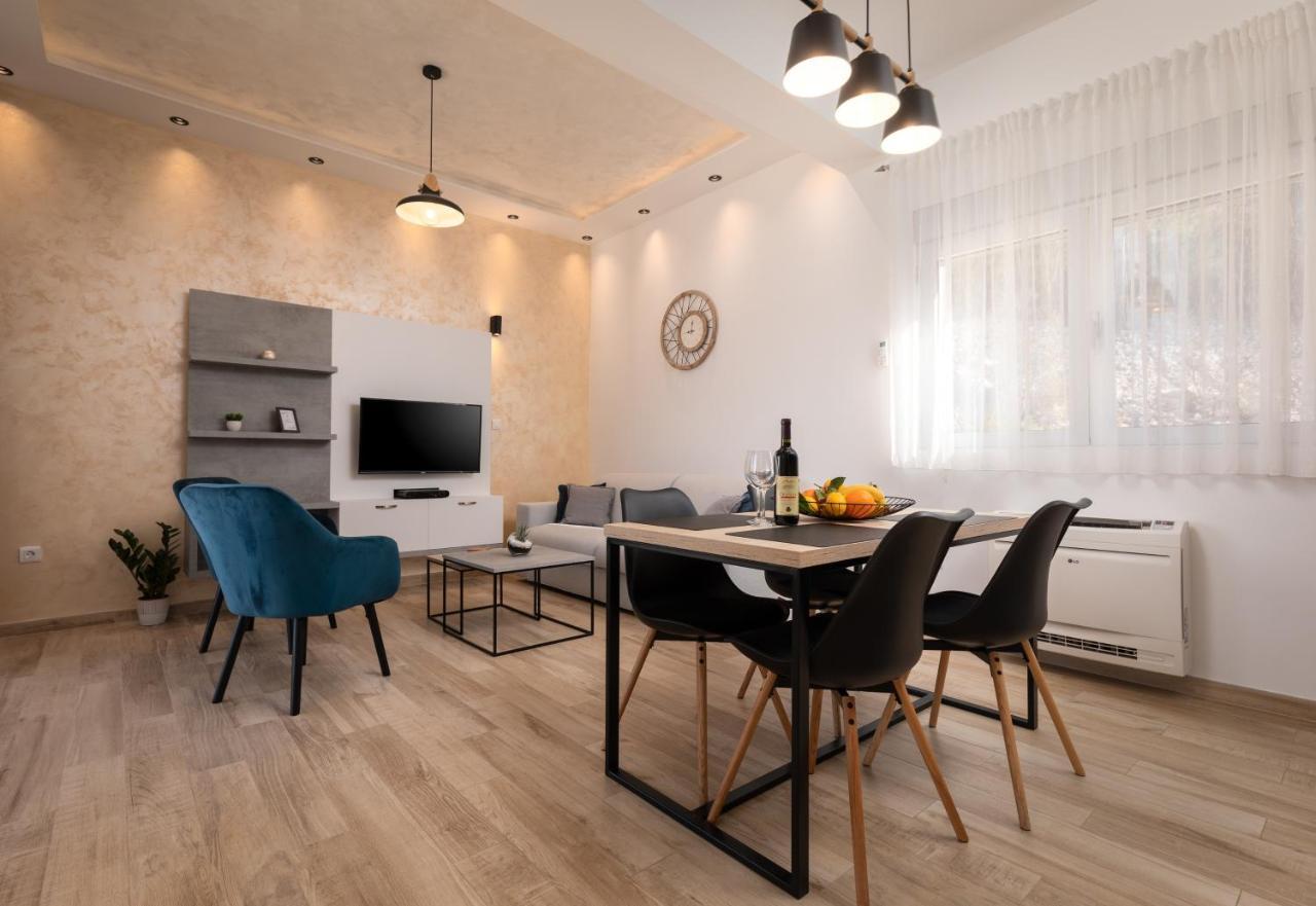 Bonintro Lux Apartment Kotor Buitenkant foto