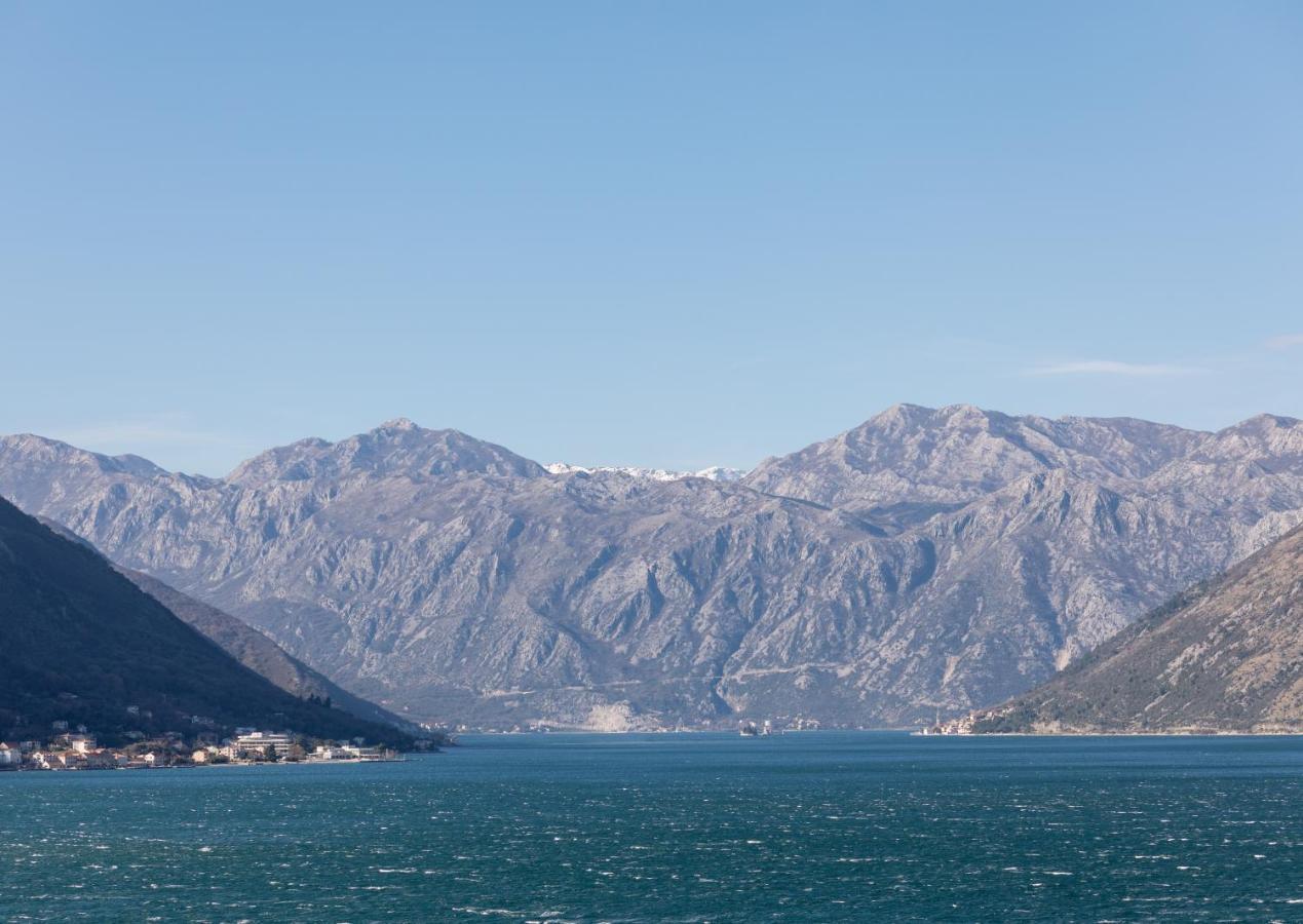 Bonintro Lux Apartment Kotor Buitenkant foto